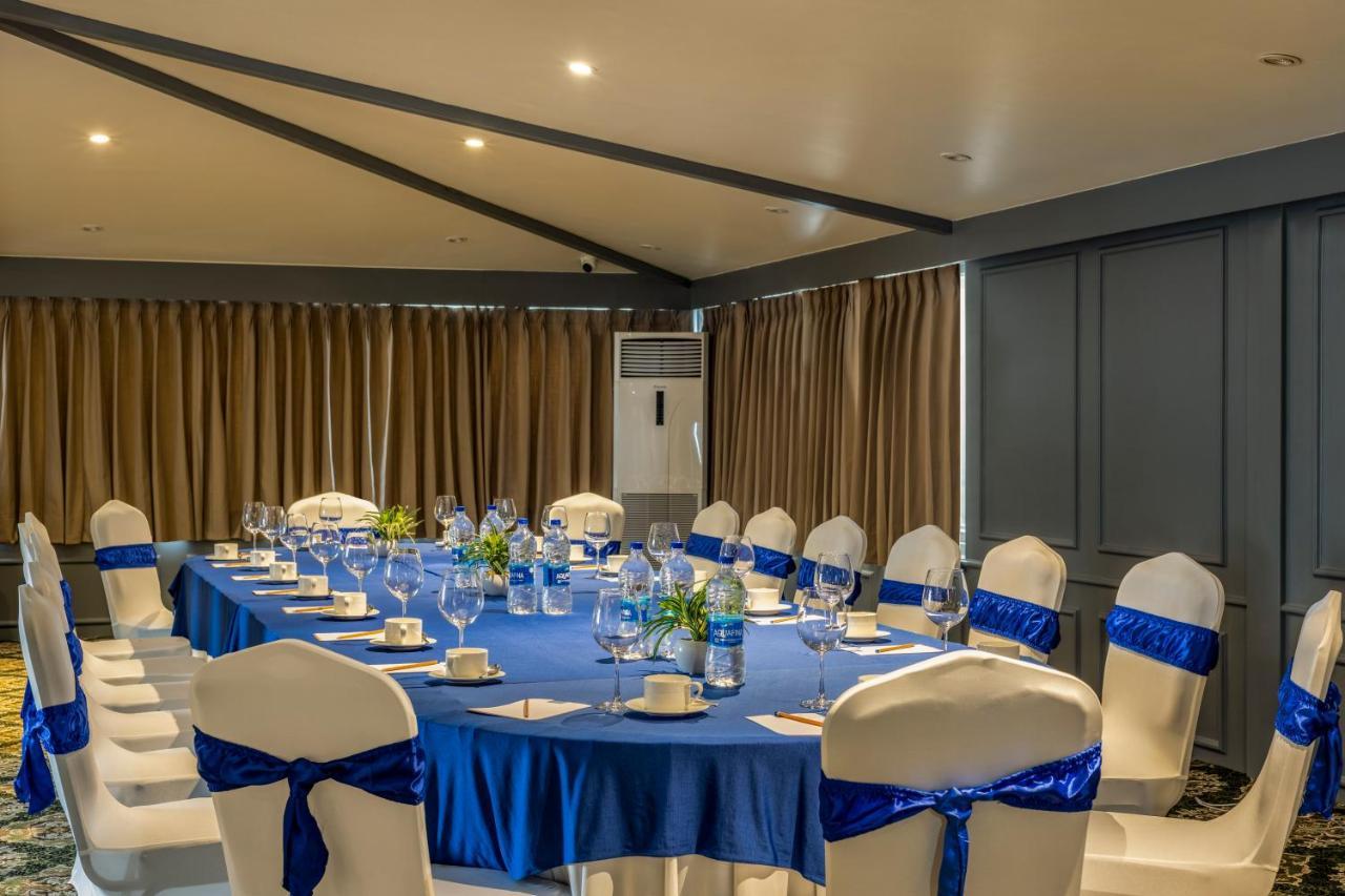 Sarovar Portico Srinagar Dış mekan fotoğraf
